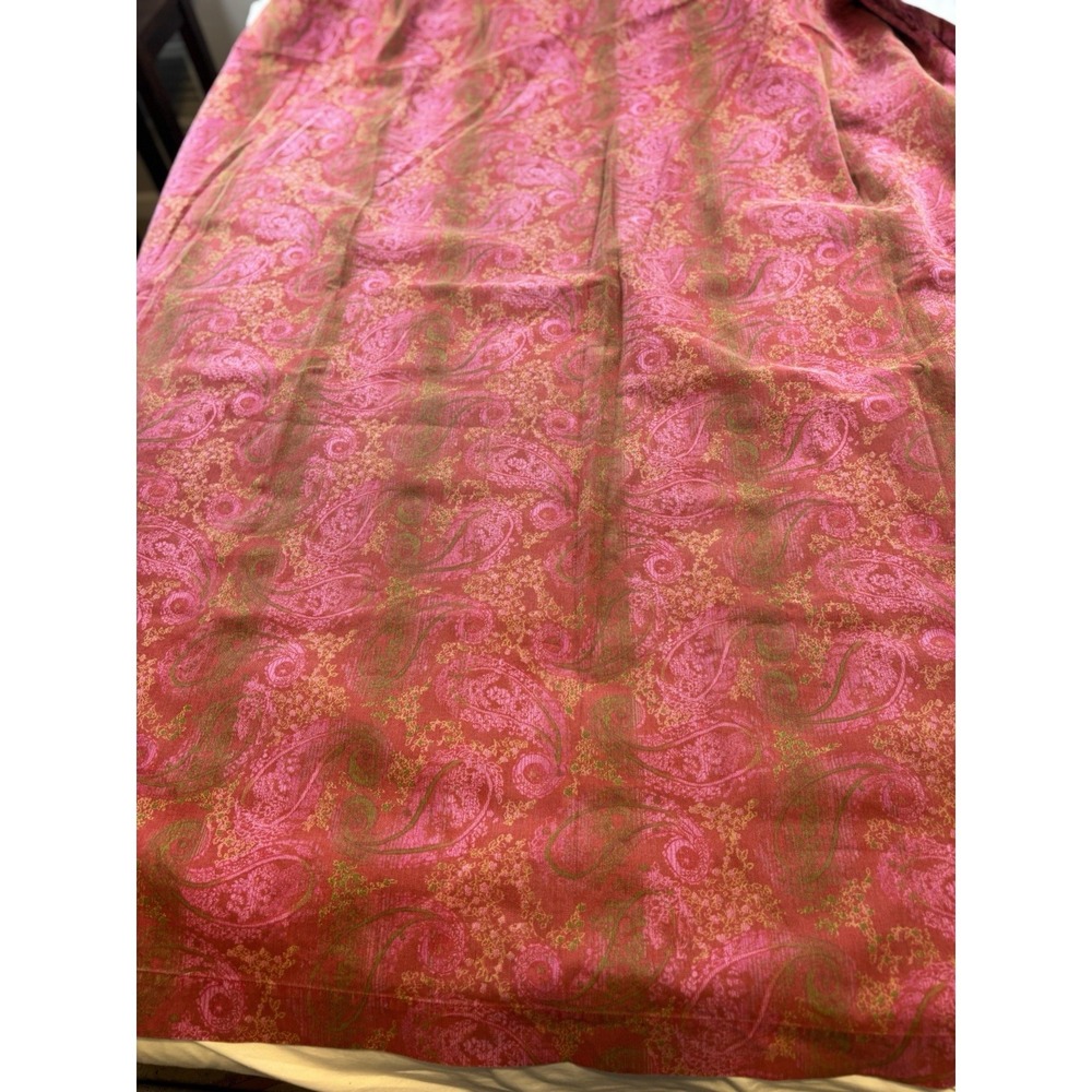 Crate & Barrel Christmas Paisley Tablecloth Red 1112 x 59" Seats 10 - 12 Cotton
